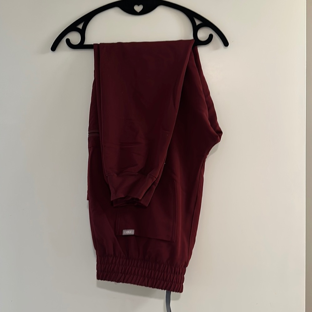 Figs High Waisted Zamora Jogger Burgundy